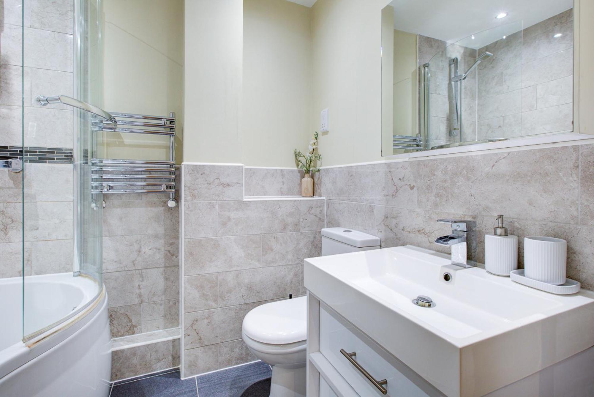 Spacious & Modern 2 Bed Sleeps 5 In Walthamstow London Eksteriør billede